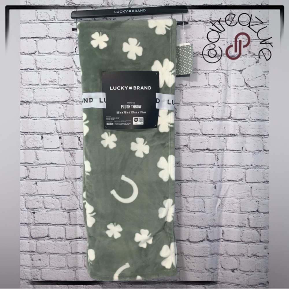 🆕 Lucky Brand Charms Throw